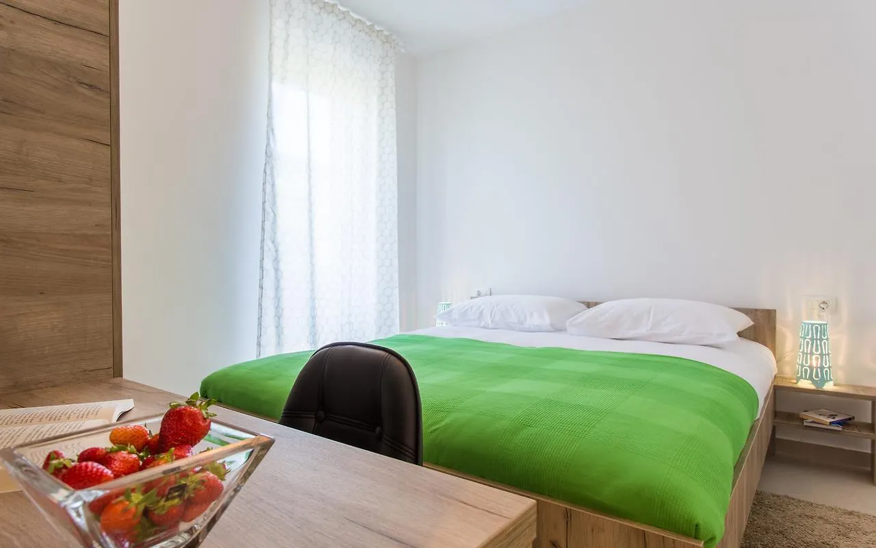 Apartments Viktorija 2 Baska