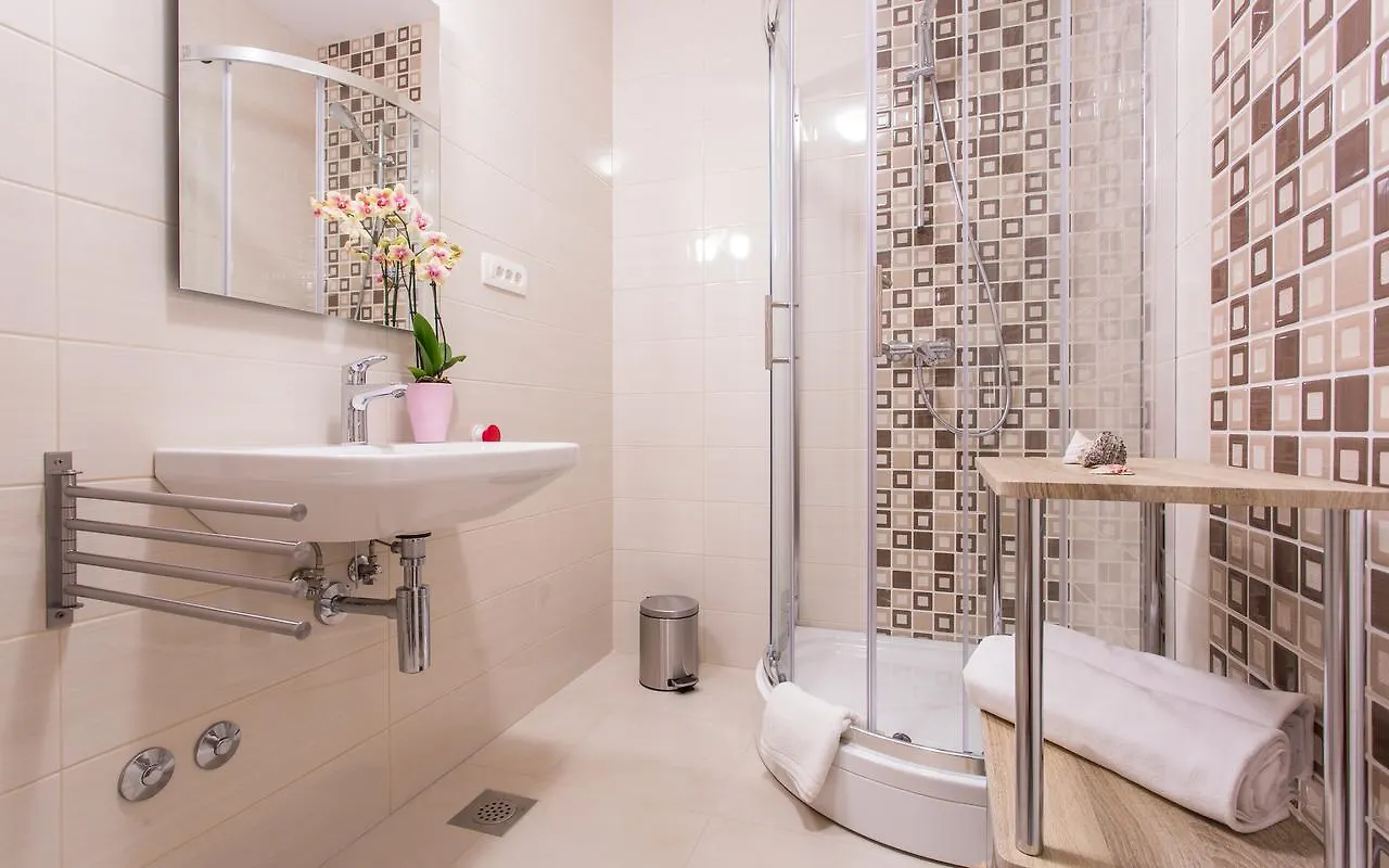 Apartments Viktorija 2 Baska